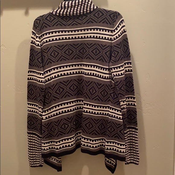 Aztec Print Sweater - Picture 2 of 3